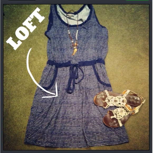 🚫Sold in bundle🚫 The LOFT Navy Striped Dress