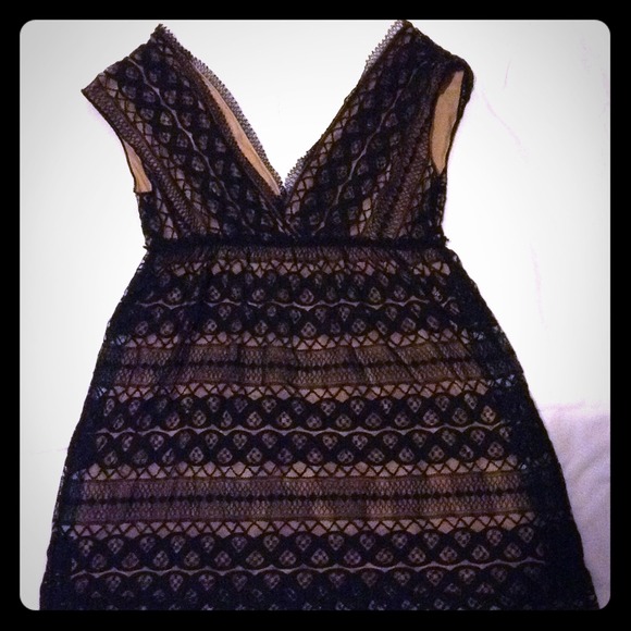 Lace max studio never worn top