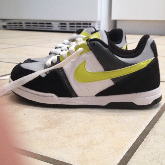 ♥️BUNDLED!♥️ Size 12 Nikes