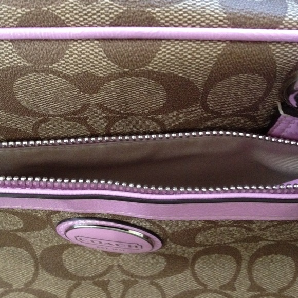 Coach - Picture 2 of 4