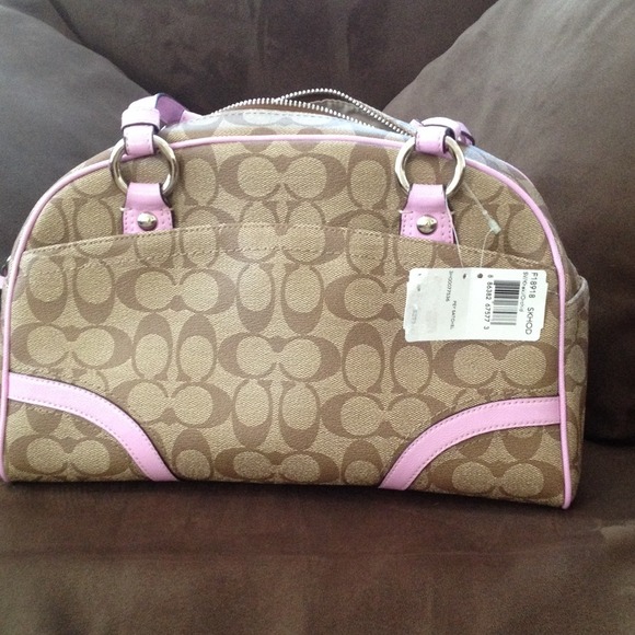 Coach - Picture 4 of 4