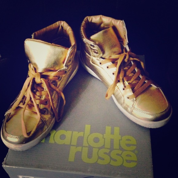 Gold Shoes - Picture 1 of 1