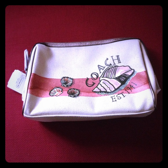 ⚡️SALE⚡️NWT - Coach Cosmetic Bag!