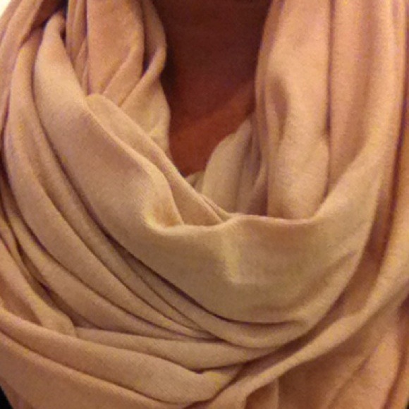 Gorgeous peachy taupe infinity scarf - Picture 2 of 2