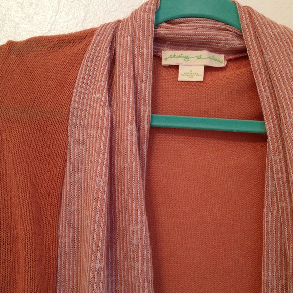 Urban outfitters sweater - Picture 2 of 3