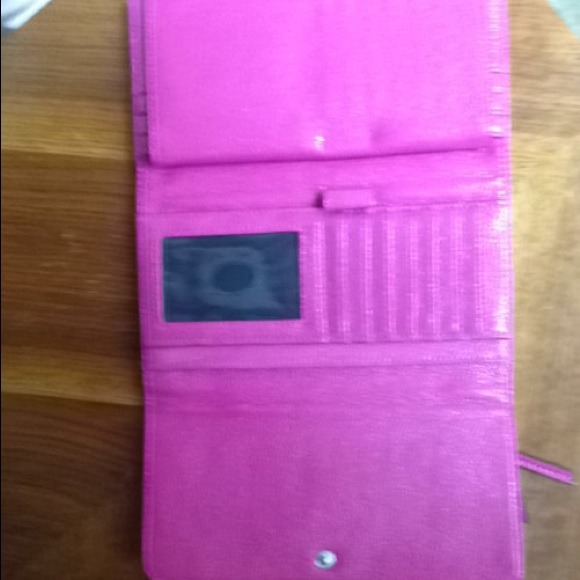 Guess pink wallet - Picture 2 of 2