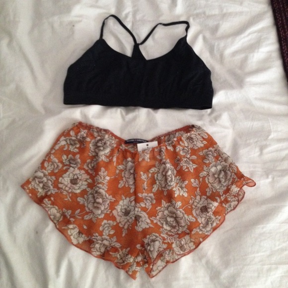 Brandy Melville Pants - 🌜Brandy Melville🌛 Floral Print Vodi Shorts