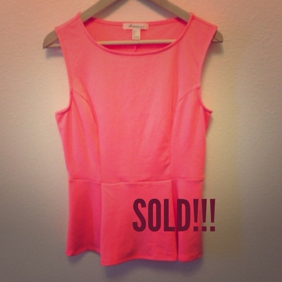 🎀Forever 21 neon orange peplum top🎀
