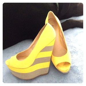 6" heels that are yellow and gray striped