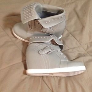 Grey wedge boots with studs