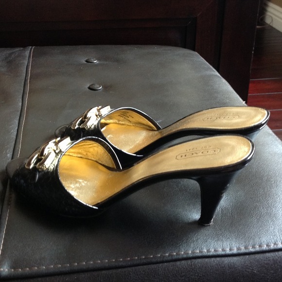 Authentic Coach sandals 👡 - Picture 2 of 4
