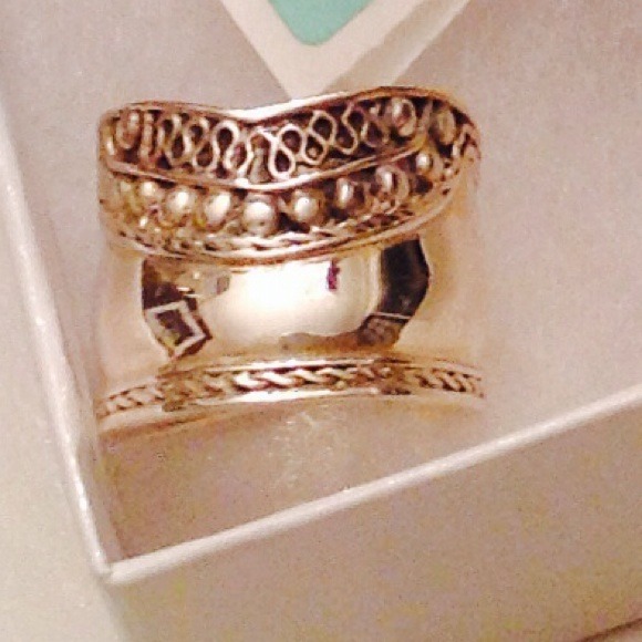 Jewelry - Stunning Sterling silver 925 stamped crown ring, 7