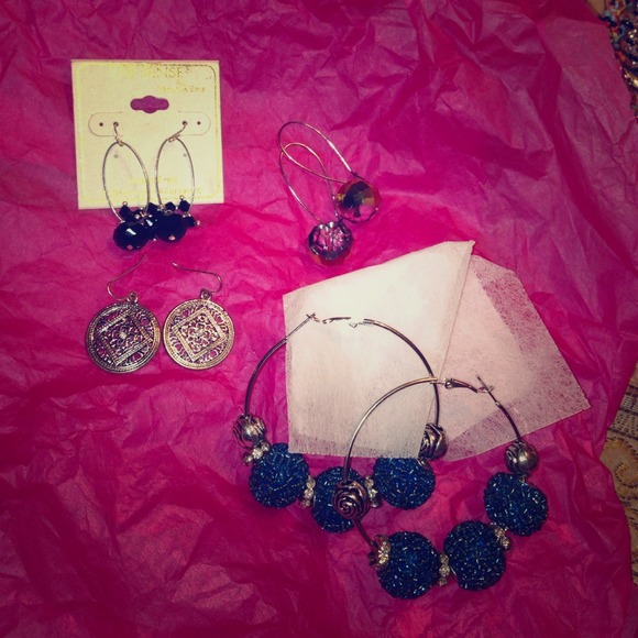 Earring lot