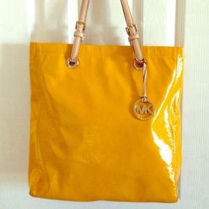 🎀michael kors yellow patent💥price firm