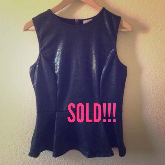 🎀Black vegan leather peplum top🎀