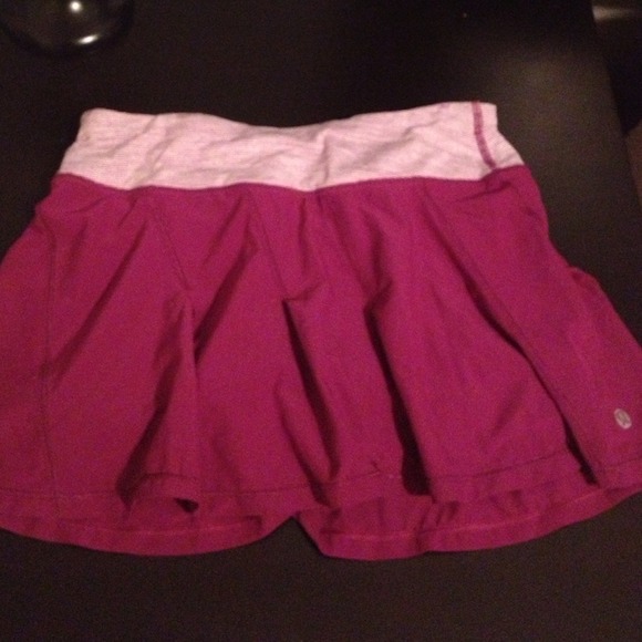 🚫Sold🚫Lululemon take flight skirt size 2 - Picture 1 of 1