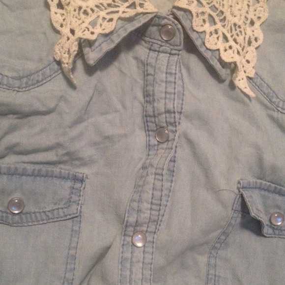 🎀Denim Buttondown🎀 - Picture 5 of 5