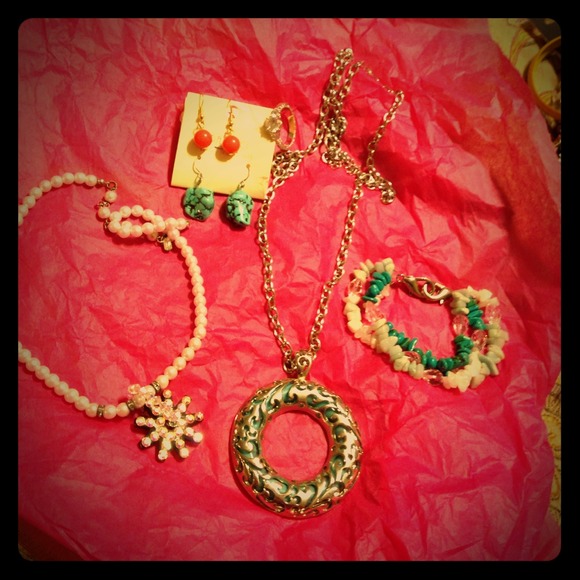 Turquoise and bling jewelry lot🌟🌟🌟