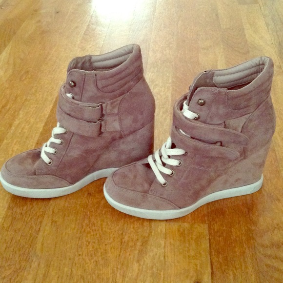 🌟REDUCED🌟Taupe Sneaker Wedges