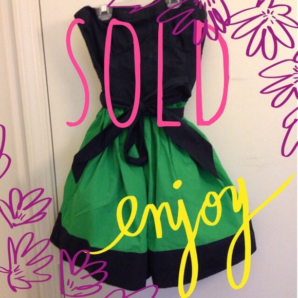🎉🎉 SOLD Abercrombie & Fitch dress size large.