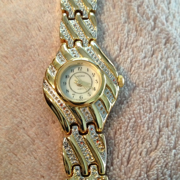 New  LISTING!!!!Gold and silver watch!