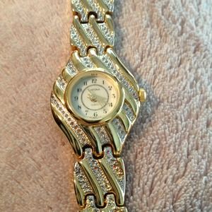 New  LISTING!!!!Gold and silver watch!