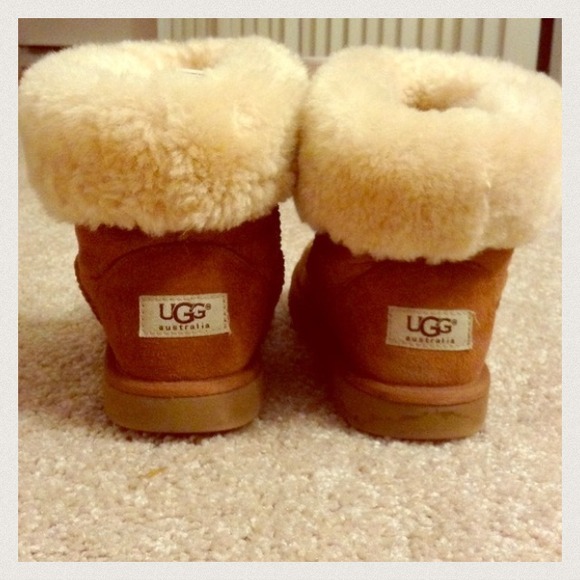 Chestnut uggs size 5
