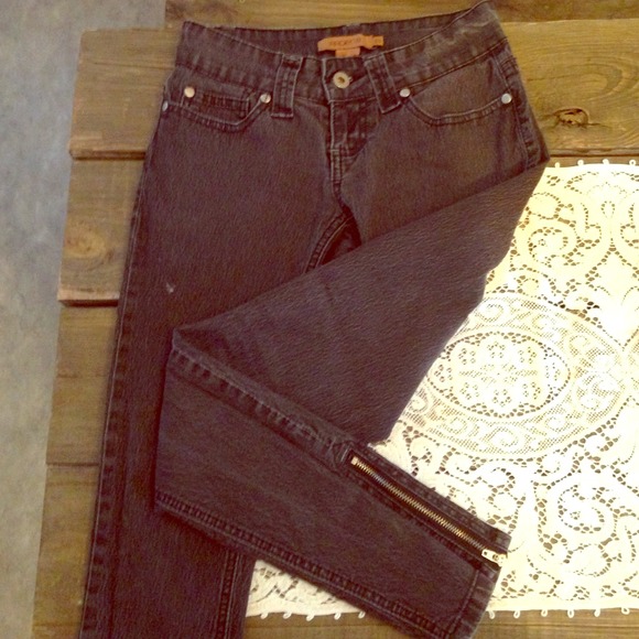ARDEN B Skinny Jeans