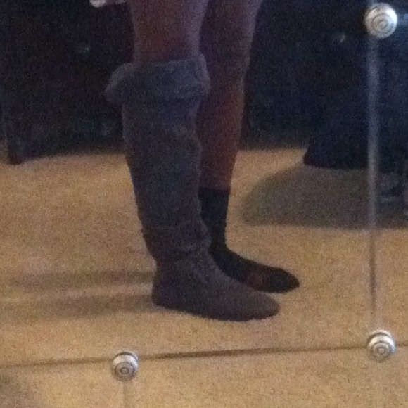 Gray boots - Picture 3 of 4