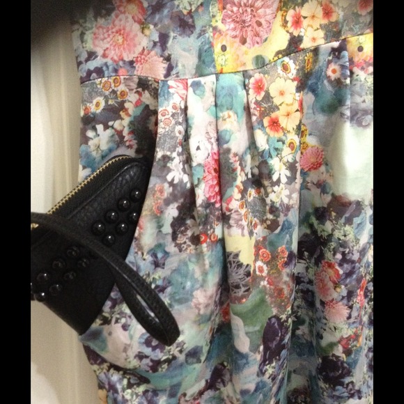 H&M floral dress - Picture 3 of 4