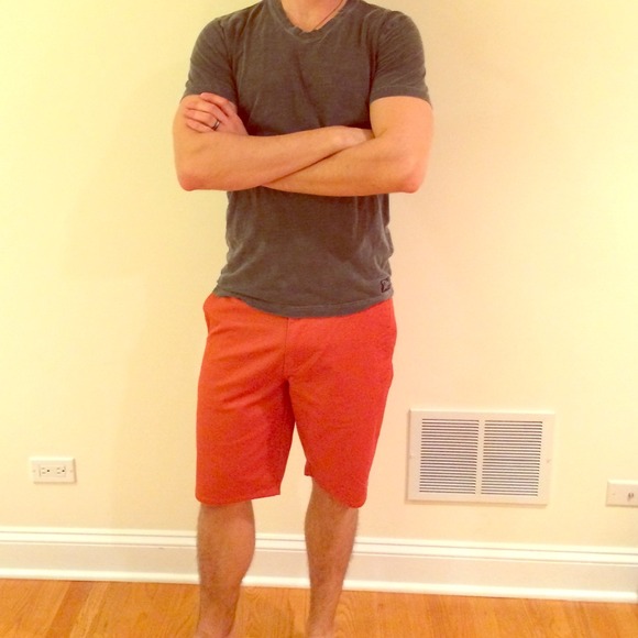REDUCED! New perfect fitting men's Volcom shorts!