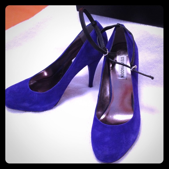 Steve Madden blue suede heels