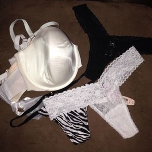 Victoria's Secret Budle