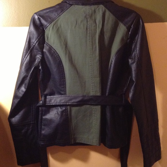 🆕Olive green jacket with pu sleeves - Picture 2 of 2