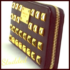 ❌SOLD❌Michael Kors Continental Studded Wall