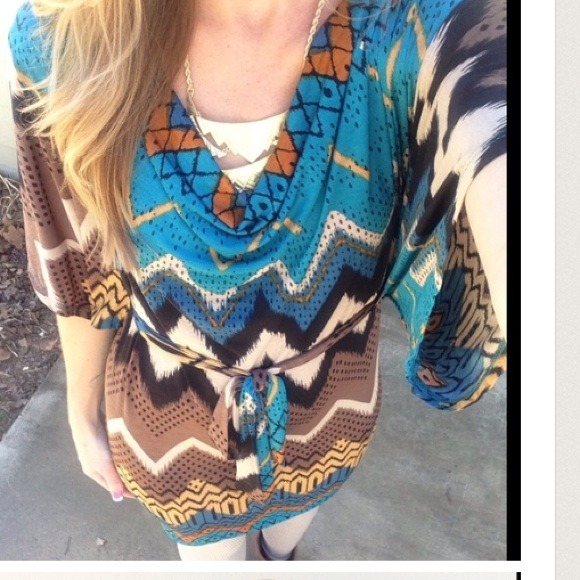 ⬇️Mixed chevron cowl neck dress - Picture 2 of 3