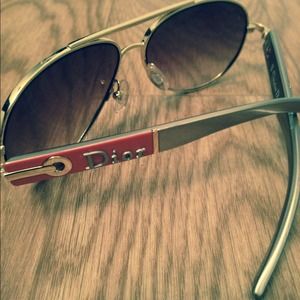Sunglasses aviator