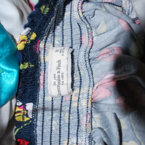 Cute flower pattern dress from Abercrombie! - Picture 4 of 4