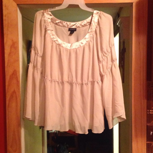 Light tan poet blouse. TRADED to Trego69