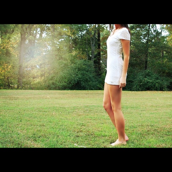 Size 7 white dress from Hollister - Picture 1 of 2