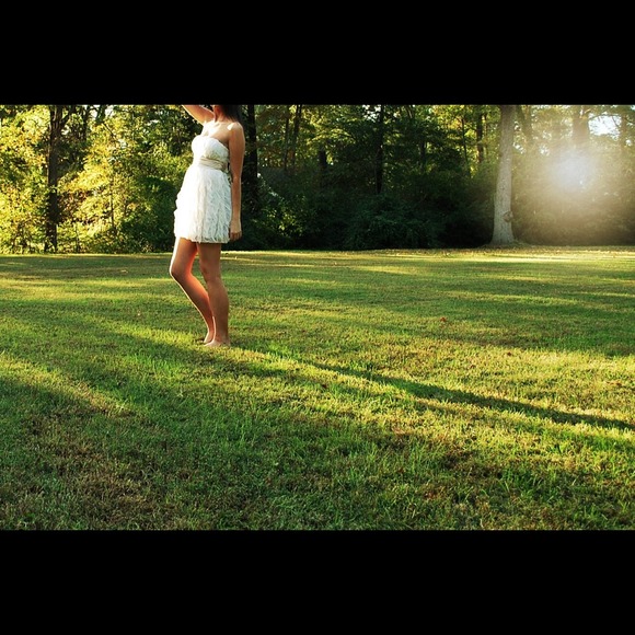 Beautiful homecoming dress - Picture 3 of 4