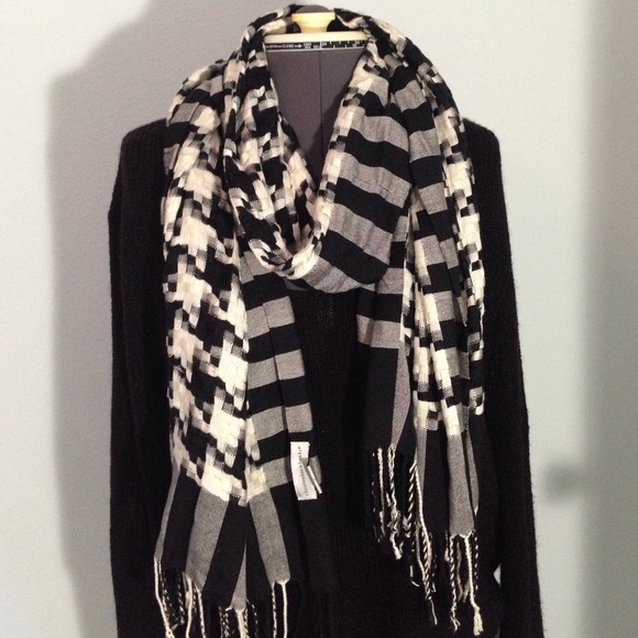 🎉HOST PICK 12/9🎉  Scarf