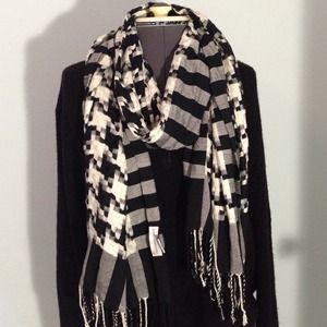 🎉HOST PICK 12/9🎉  Scarf