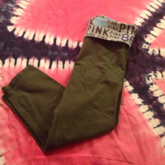 Green VS yoga pants