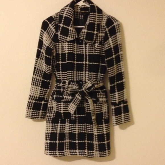 🚫SOLD🚫Checkered Coat. Black and White.
