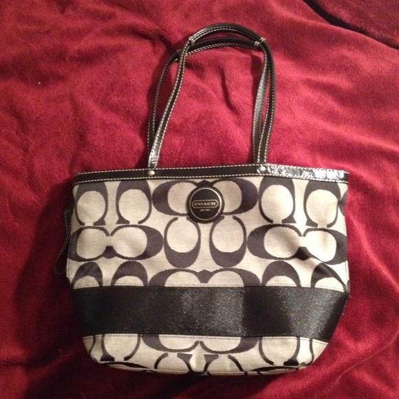 Authentic Coach Purse! *SOLD* - Picture 1 of 4