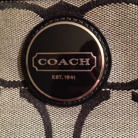 Authentic Coach Purse! *SOLD* - Picture 2 of 4