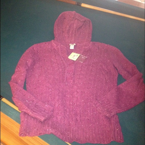 Bass sweater size XS brand new