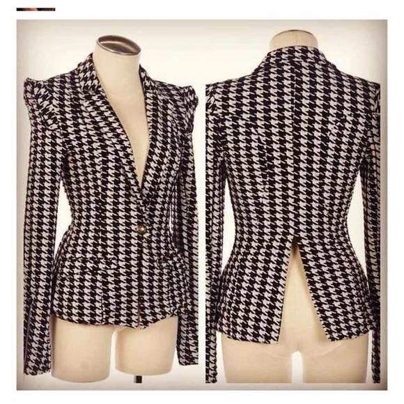 Split back houndstooth blazer