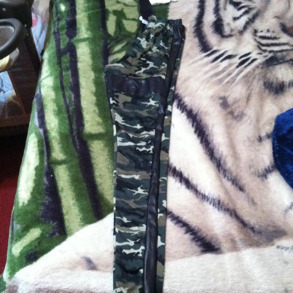 Camouflage leggings